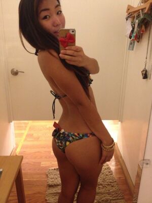 amature bikini selfies